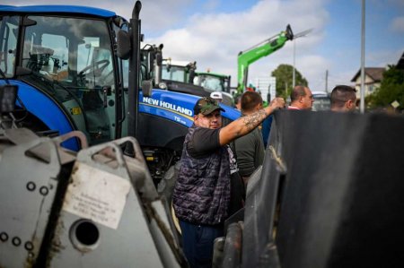 Марш протеста: чешские фермеры на тракторах едут в Прагу